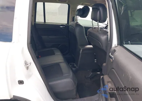 2015 Jeep Compass Altitude Edition z USA, uszkodzony, nr VIN 1C4NJCBA2FD329410